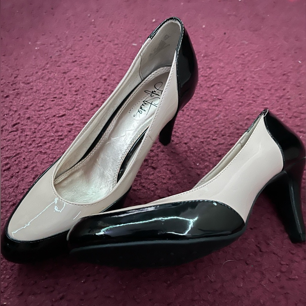 Life Stride Nude/Black Heels